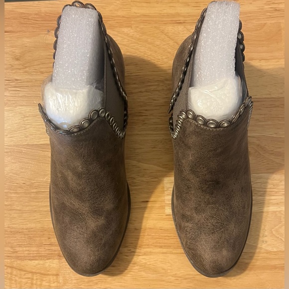 Sbicca Murphy Ankle Boot Taupe
6 women's NIB - Picture 1 of 4